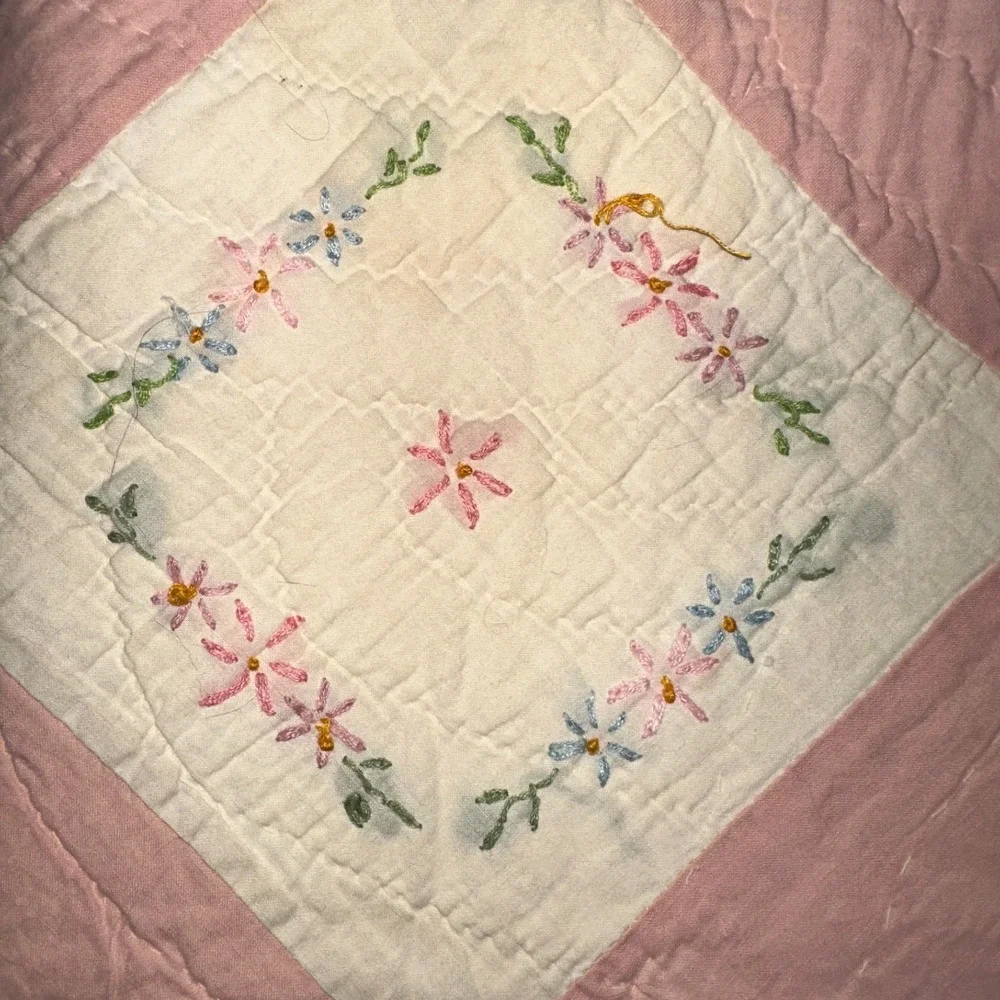Antique‎ Vintage Handstitched Pieced Quilt Pink & White Baby Blanket 60X77